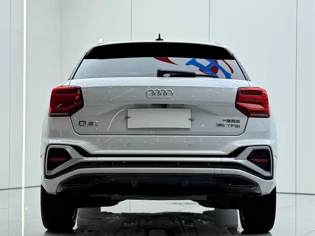 Audi Q2L 2023 — фото 15