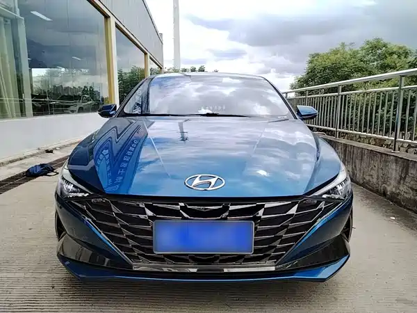 Hyundai Elantra 2022
