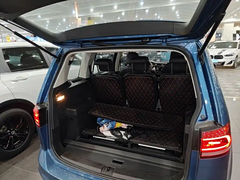 Volkswagen Touran 2017 — фото 19