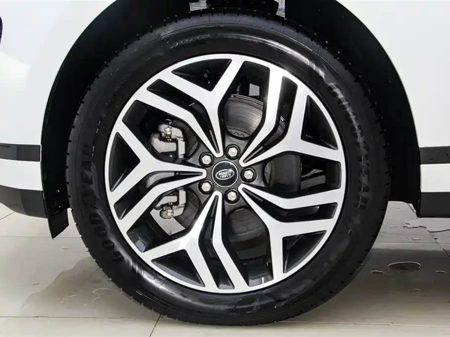 Land Rover Evoque 2025 — фото 12