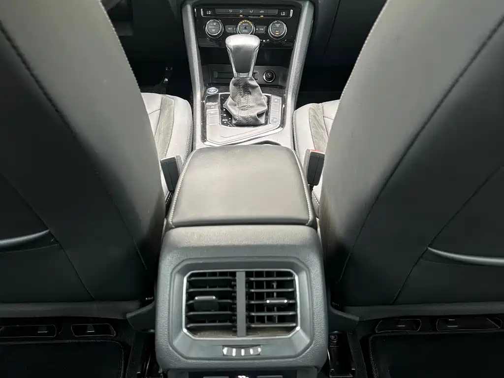 Volkswagen Tiguan L 2018 — фото 15