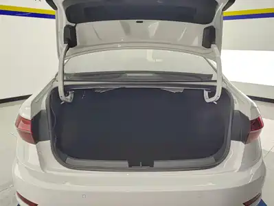 Volkswagen Sagitar 2020