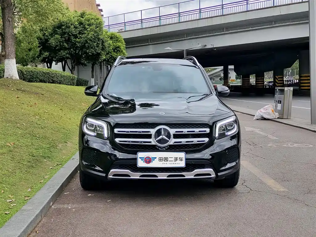Mercedes-Benz GLB 2023