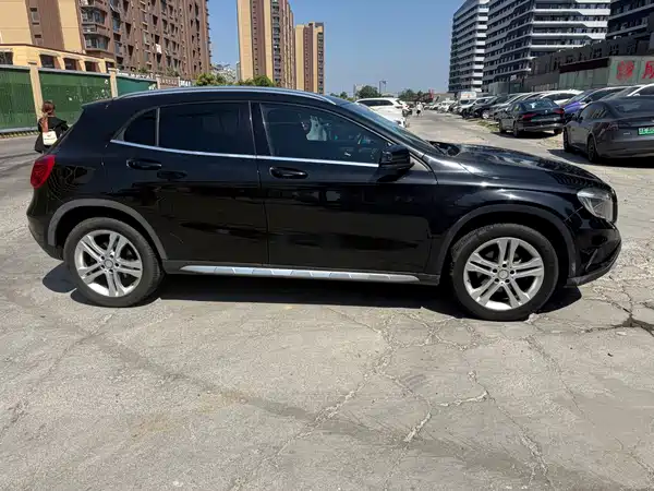 Mercedes-Benz GLA 2016