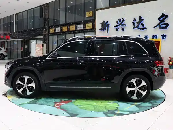 Mercedes-Benz GLB 2023
