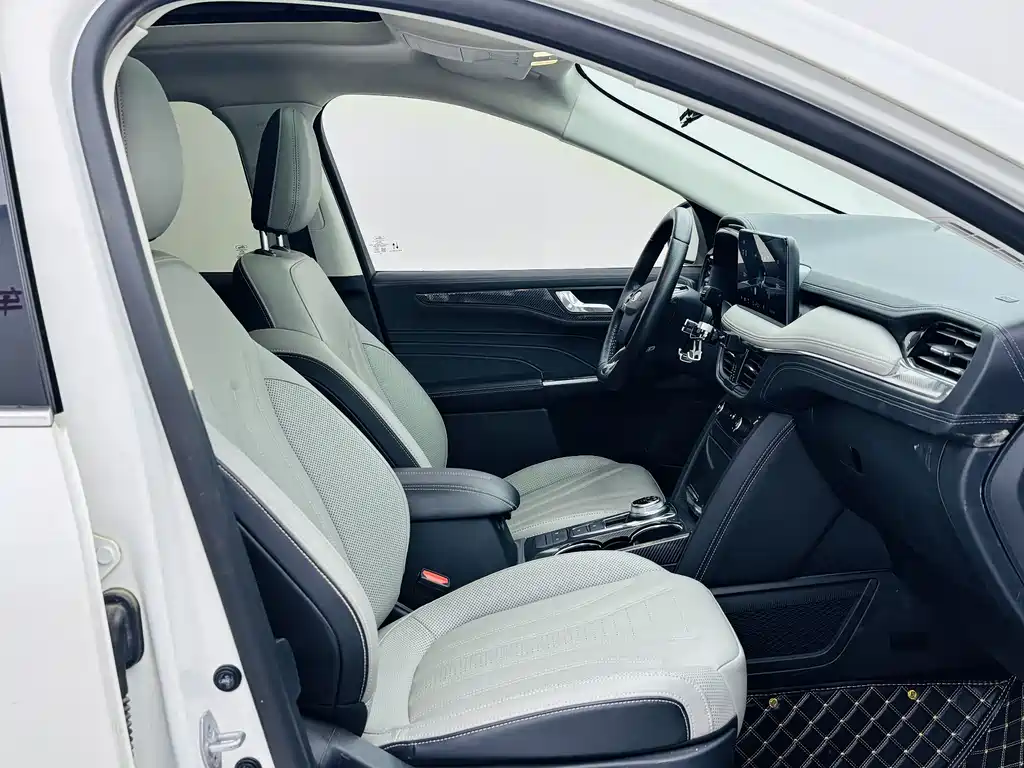 Ford Escape 2021 — фото 15