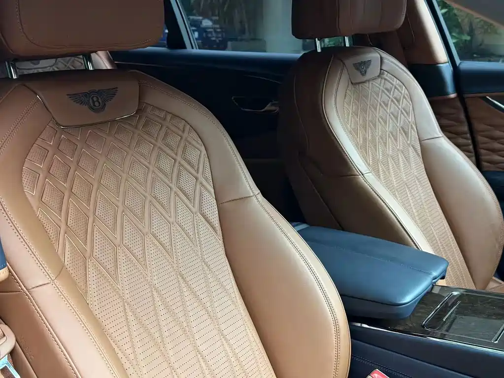 Bentley Flying Spur 2020 — фото 12