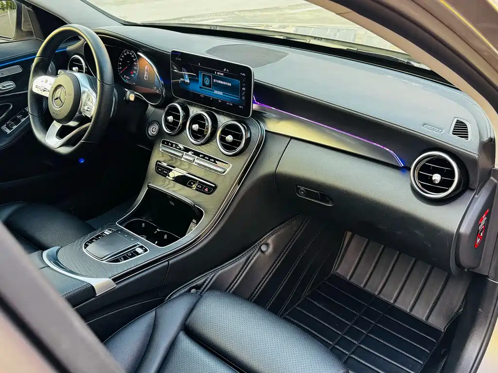 Mercedes-Benz C-Class 2019 — фото 7