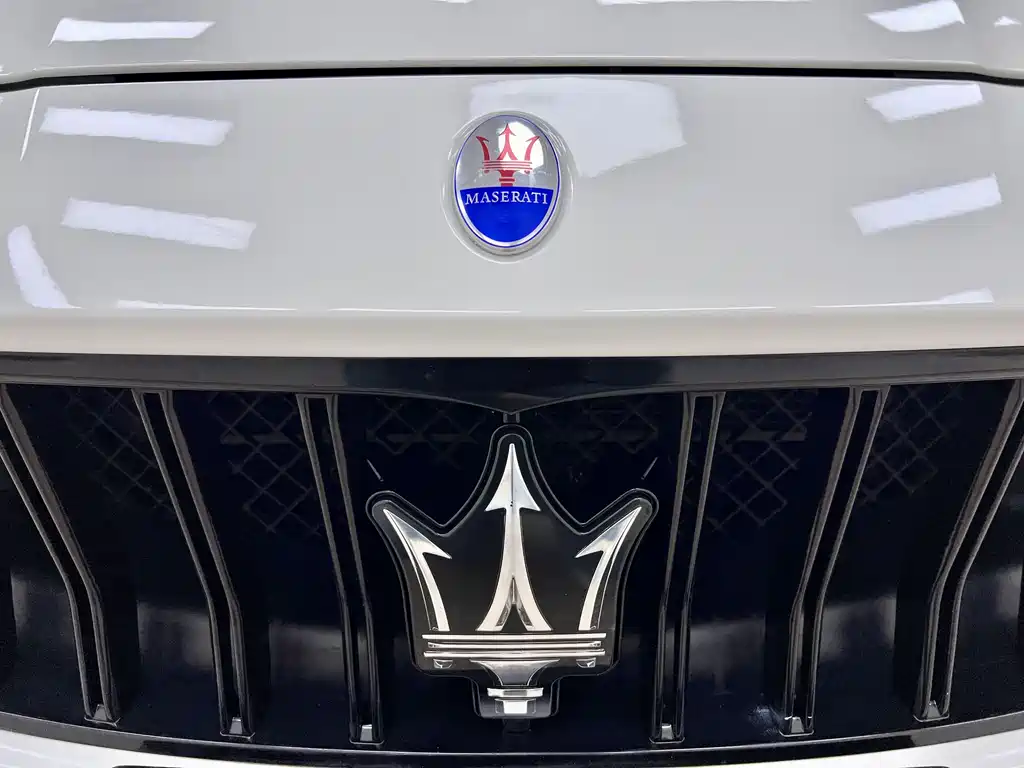Maserati Ghibli 2015 — фото 37