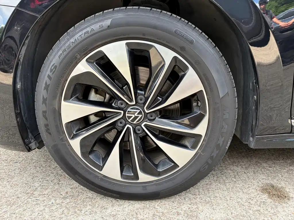 Volkswagen Passat 2023 — фото 19