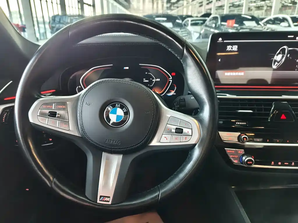 BMW 5 Series 2023 — фото 13