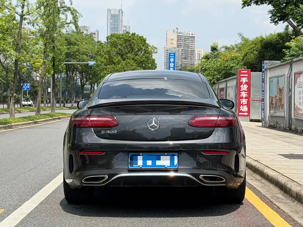 Mercedes-Benz E-Class 2022