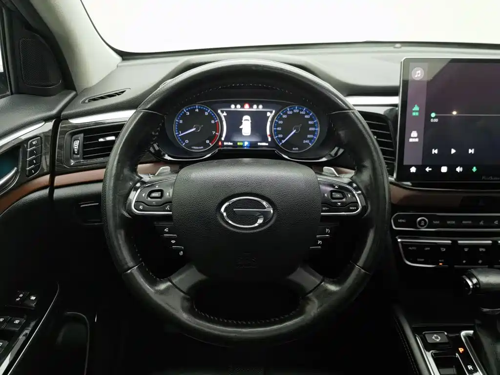 GAC Trumpchi GS8 2017 — фото 11