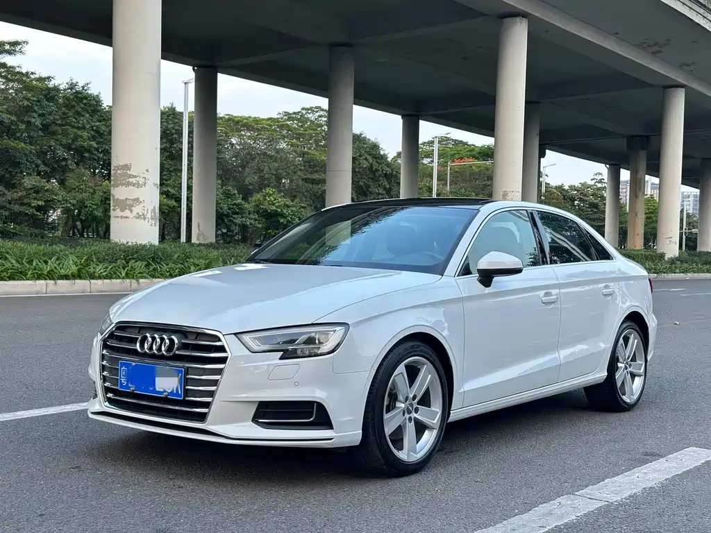 Audi A3 2018 — фото 1