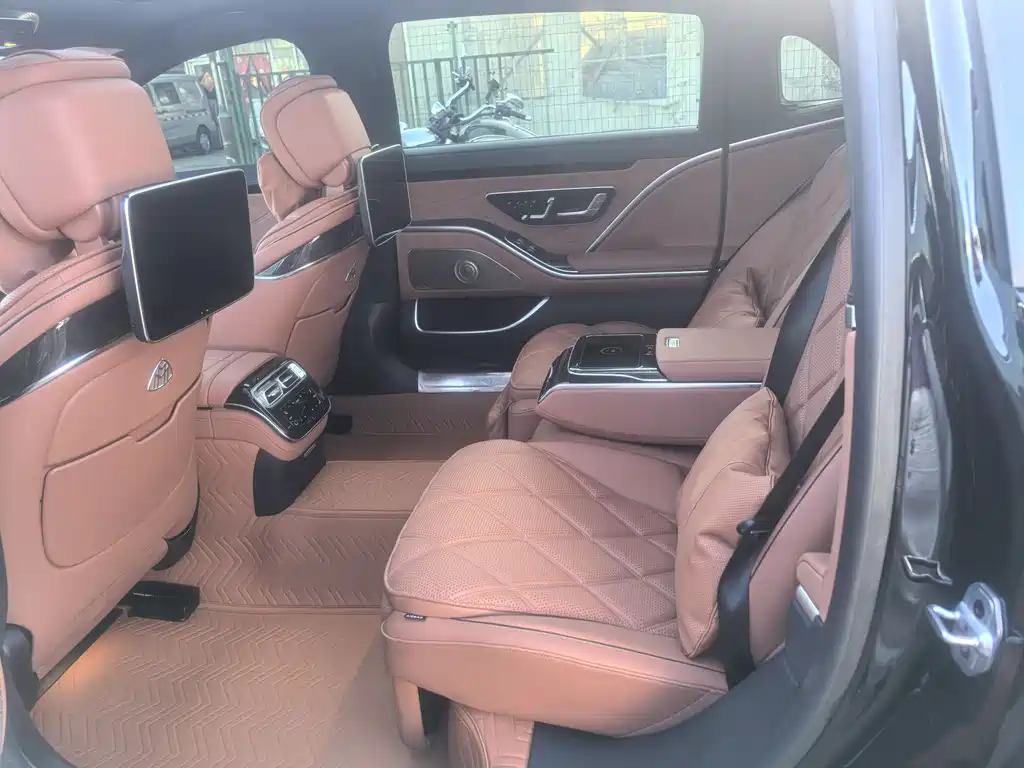 Mercedes-Benz S-Class 2023