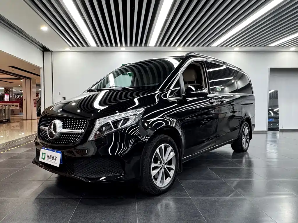 Mercedes-Benz V-Class 2022 — фото 1