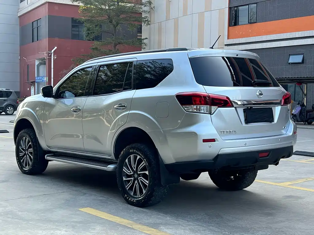 Nissan Terra 2019 — фото 4