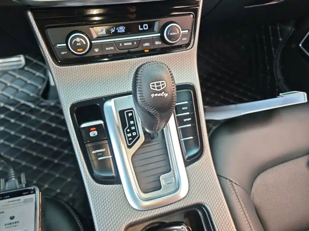 Geely Emgrand GS 2017 — фото 14