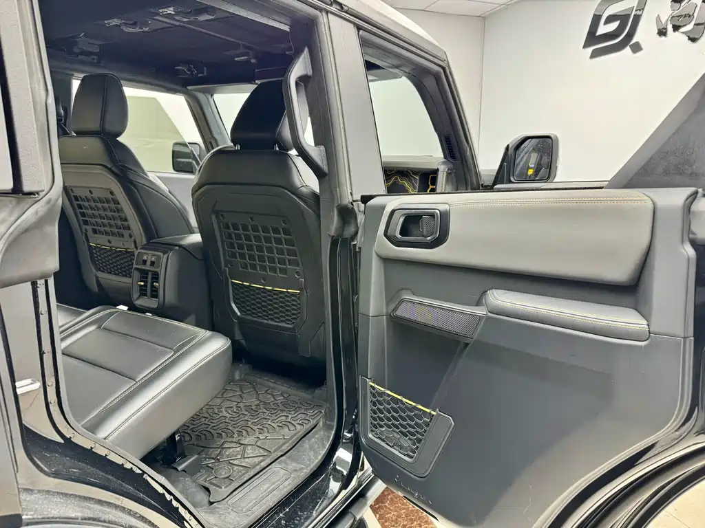 Ford Bronco 2025 — фото 10