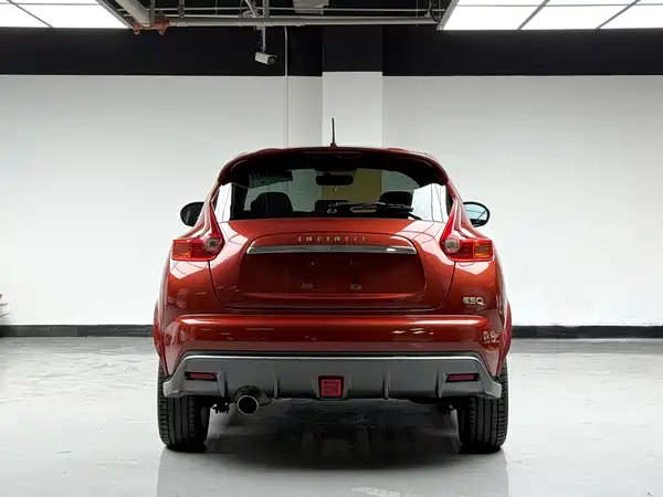 Infiniti ESQ 2018