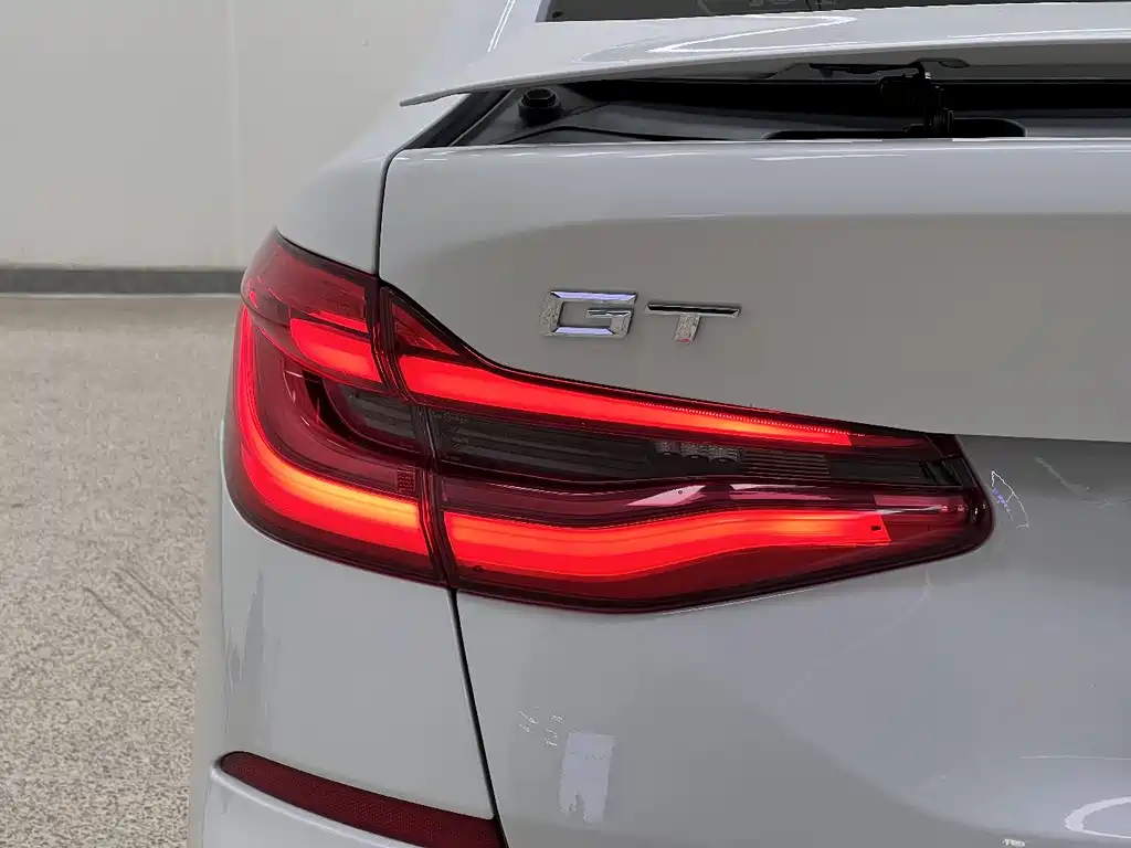 BMW 6 Series GT 2018 — фото 41