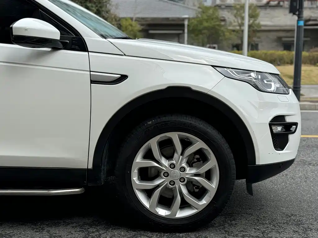 Land Rover Discovery Sport 2017 — фото 7