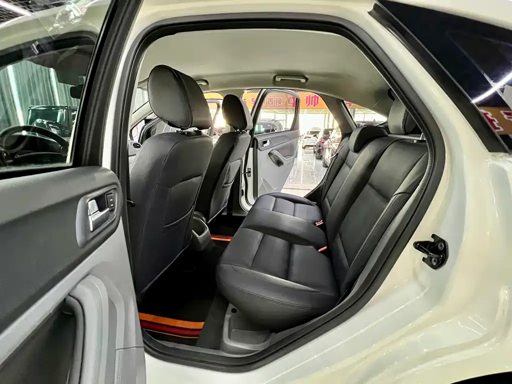 Ford Focus 2014 — фото 13