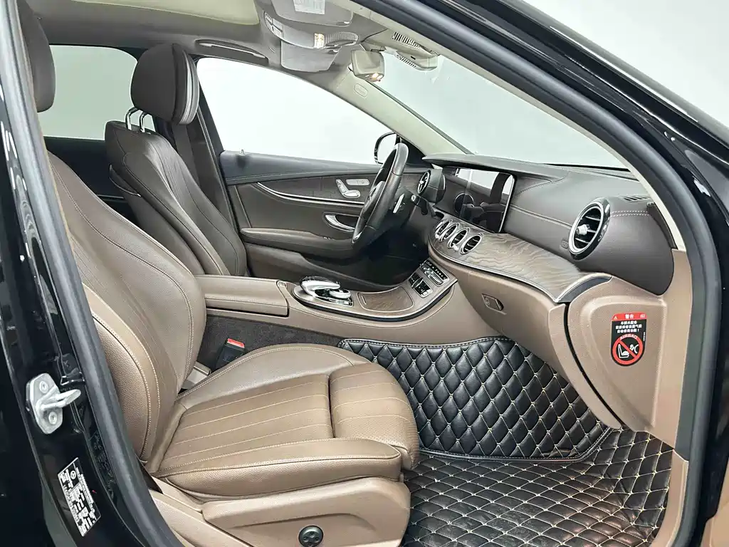 Mercedes-Benz E-Class 2018 — фото 15