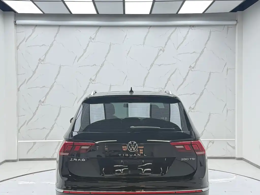 Volkswagen Tiguan L 2023 — фото 5