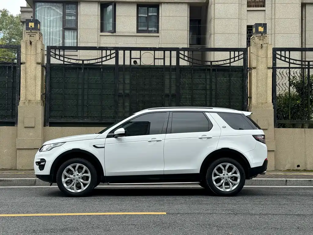 Land Rover Discovery Sport 2017 — фото 2
