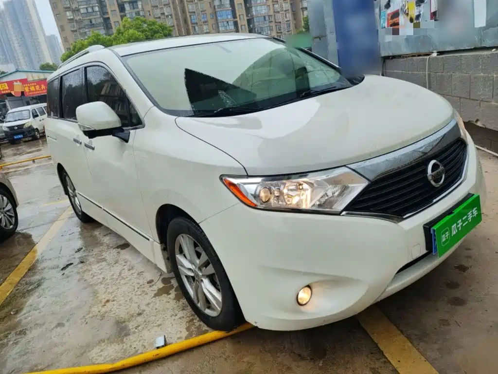 Nissan Quest 2017 — фото 22