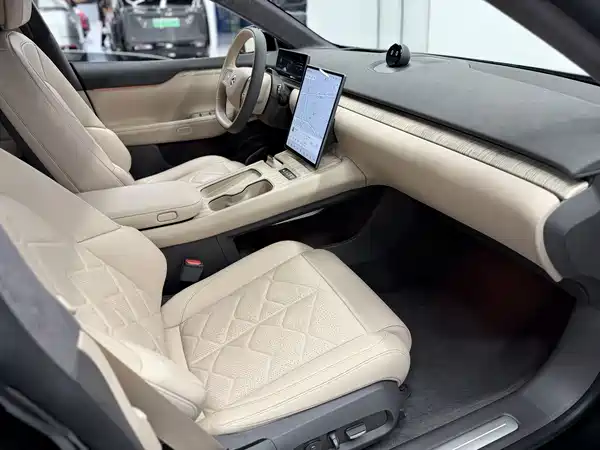 NIO ET7 2025