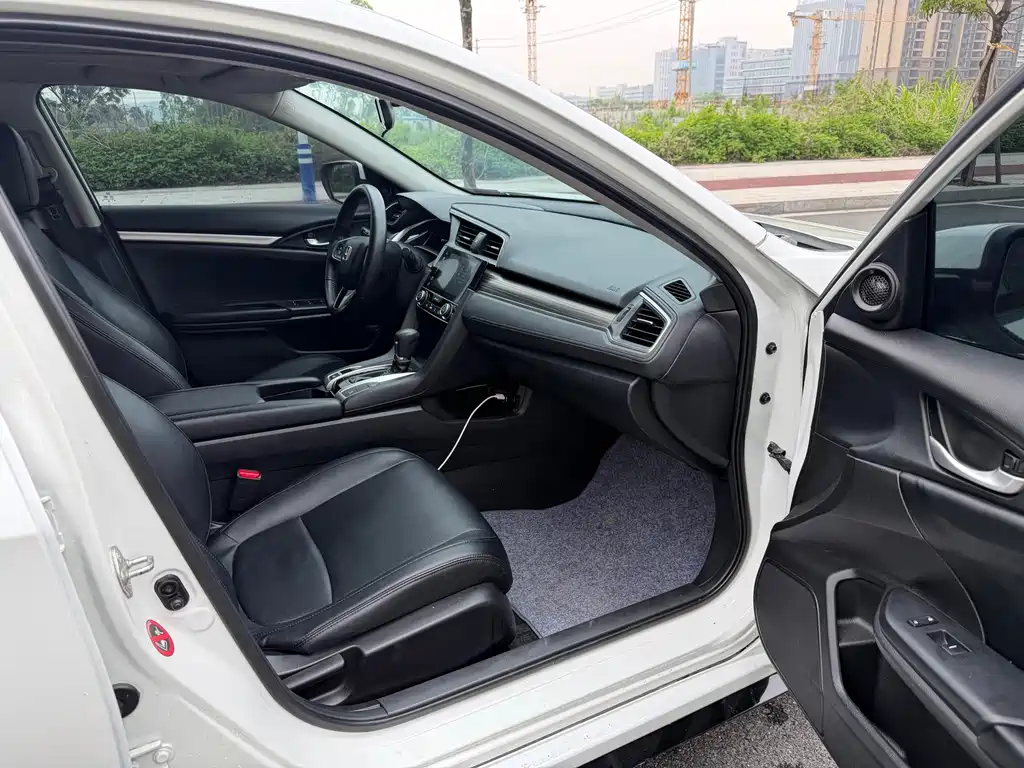 Honda Civic 2020 — фото 10