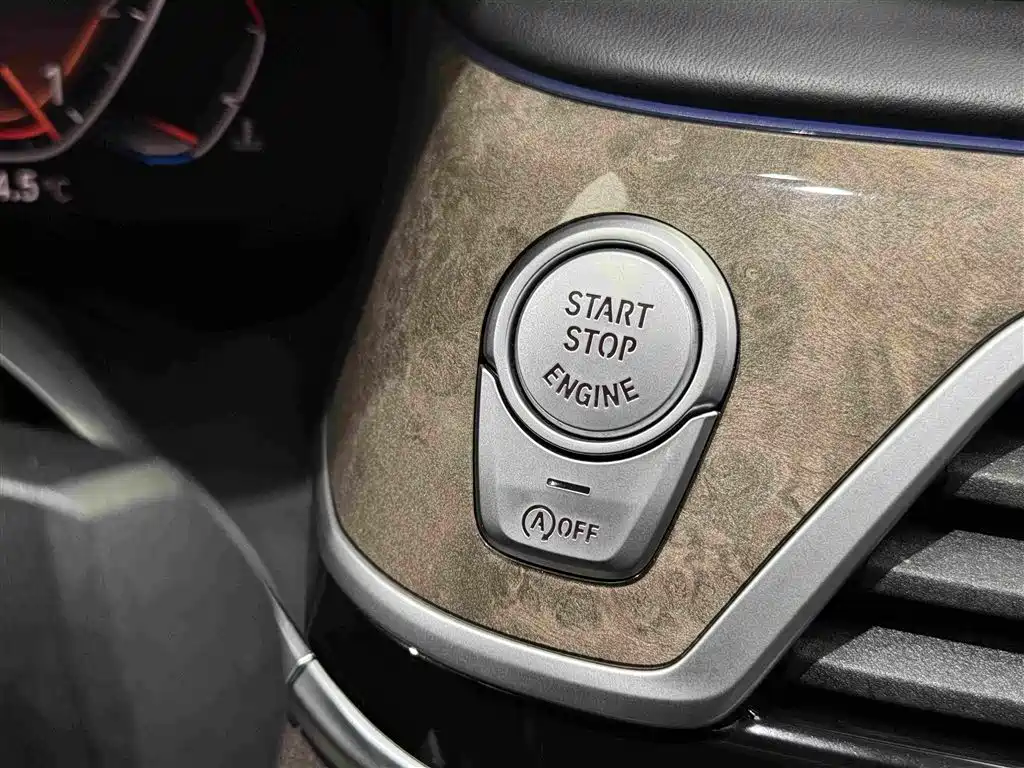 BMW 7 Series 2019 — фото 11