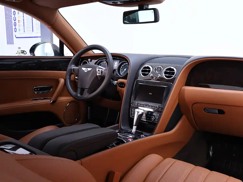 Bentley Flying Spur 2016 — фото 20