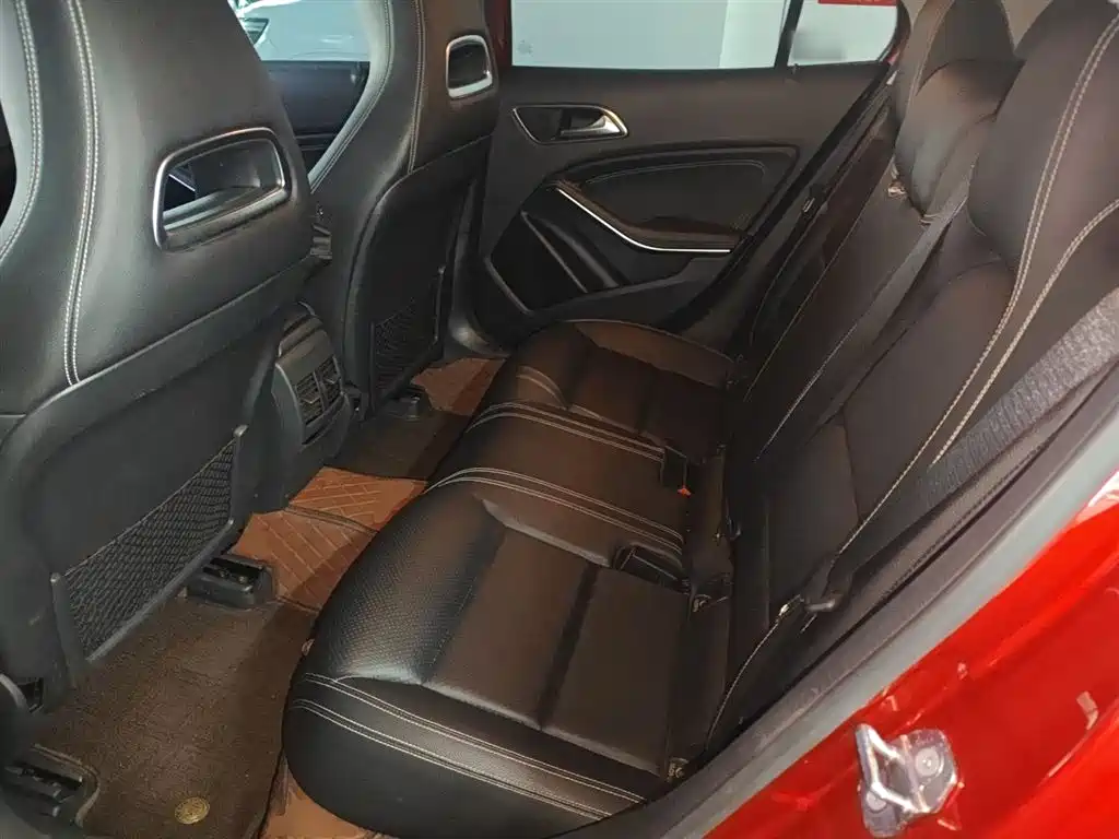 Mercedes-Benz GLA 2018 — фото 13