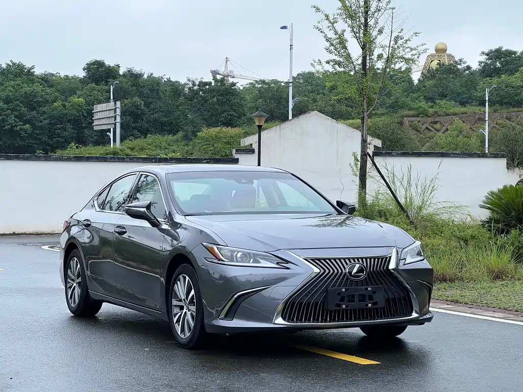 Lexus ES 2018 — фото 3