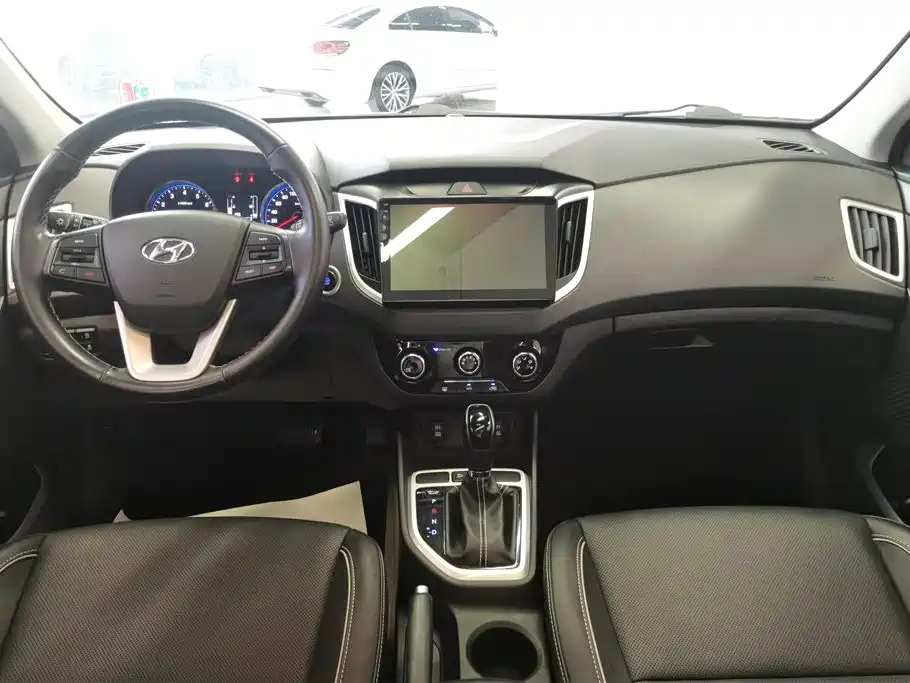 Hyundai ix25 2018 — фото 12