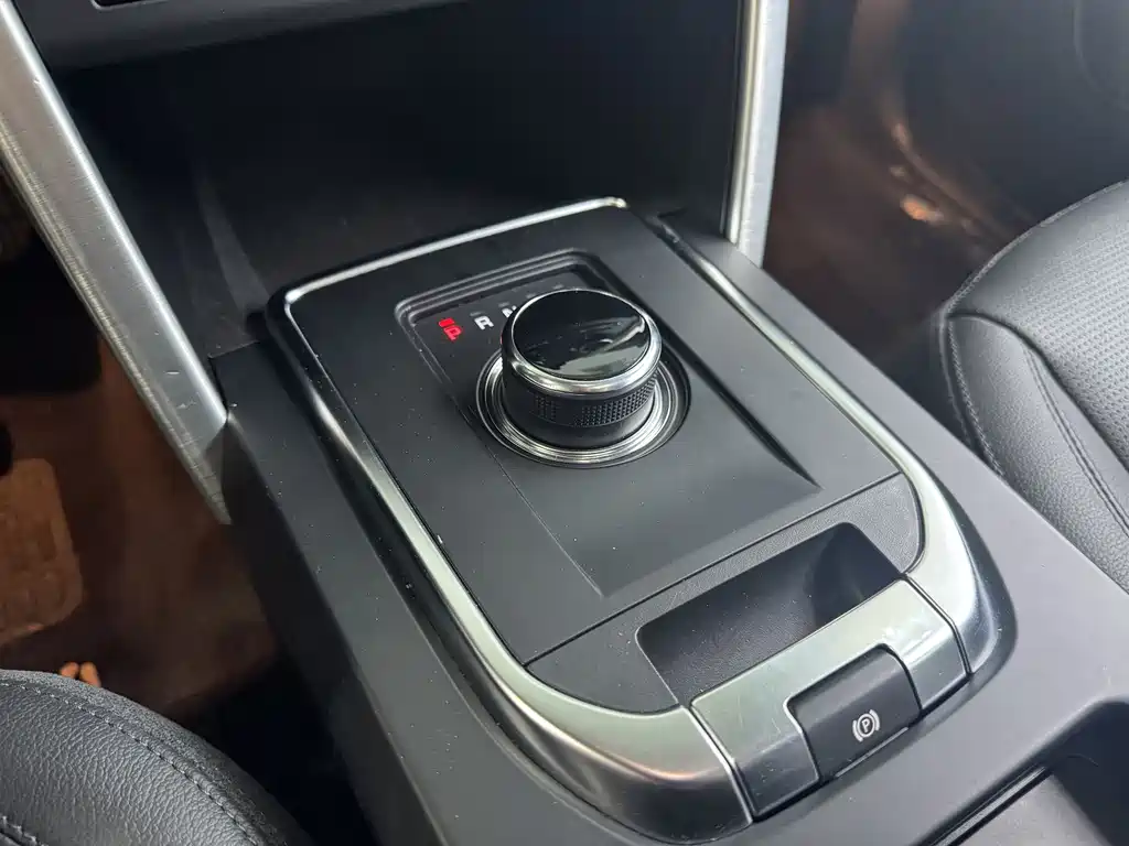 Land Rover Discovery Sport 2018 — фото 10