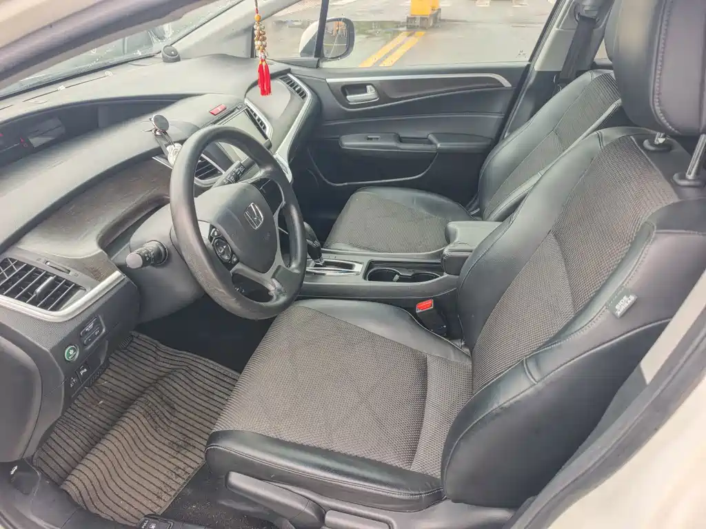 Honda Jade 2015 — фото 9
