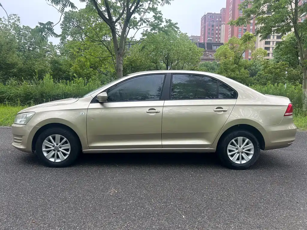 Volkswagen Santana 2013