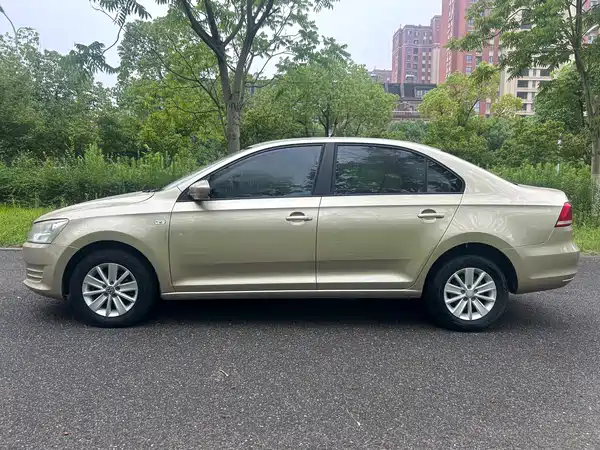 Volkswagen Santana 2013