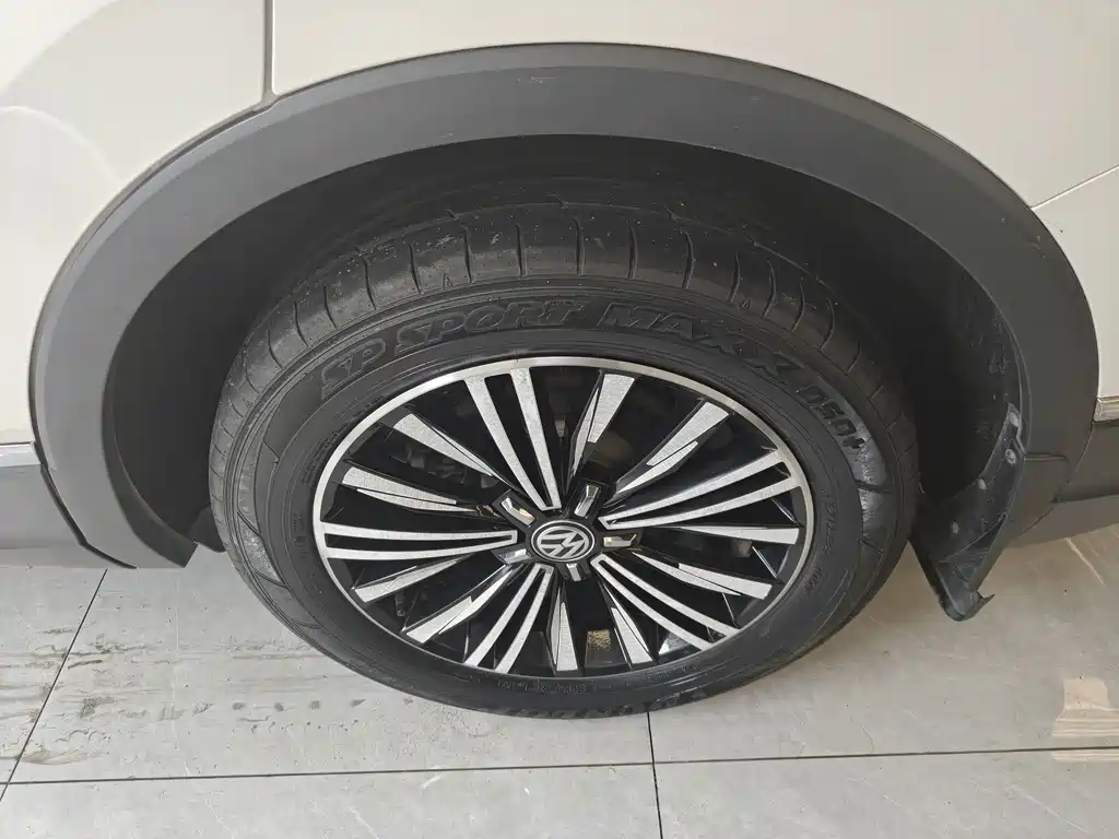 Volkswagen Tiguan L 2020 — фото 15