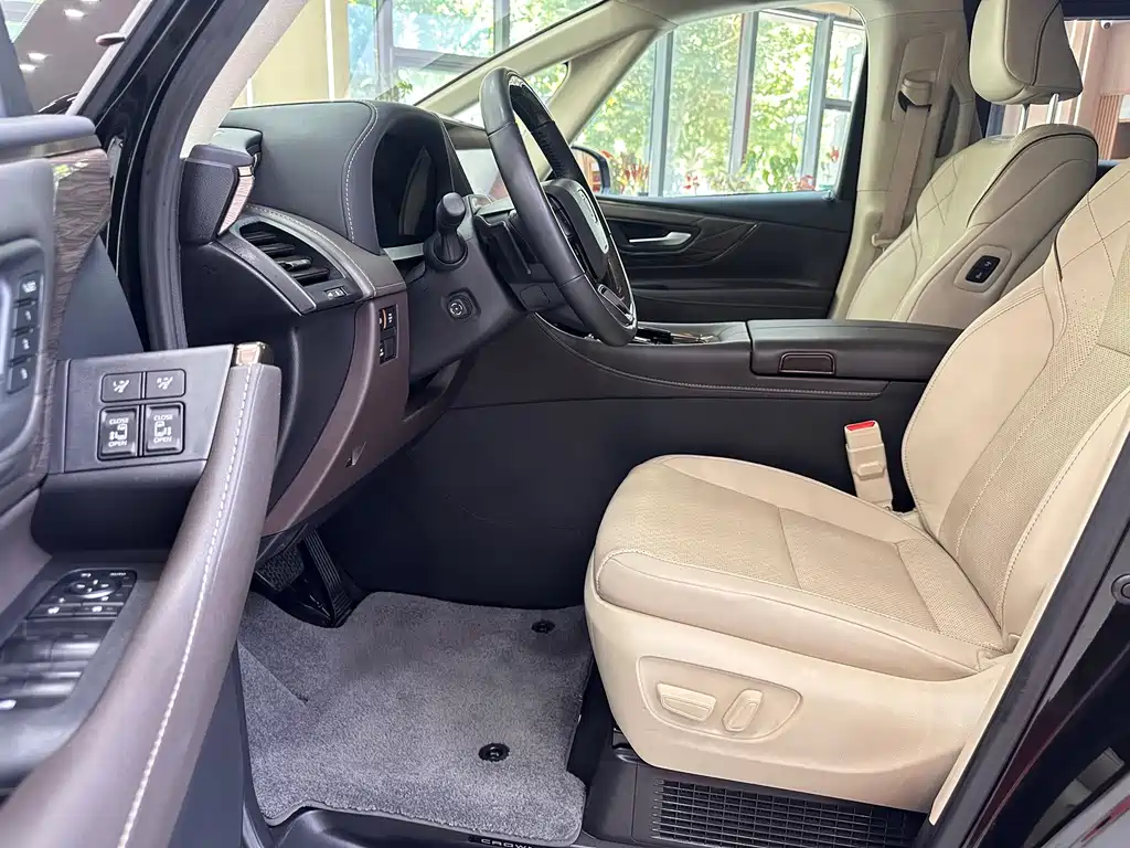 Toyota Vellfire 2023 — фото 9