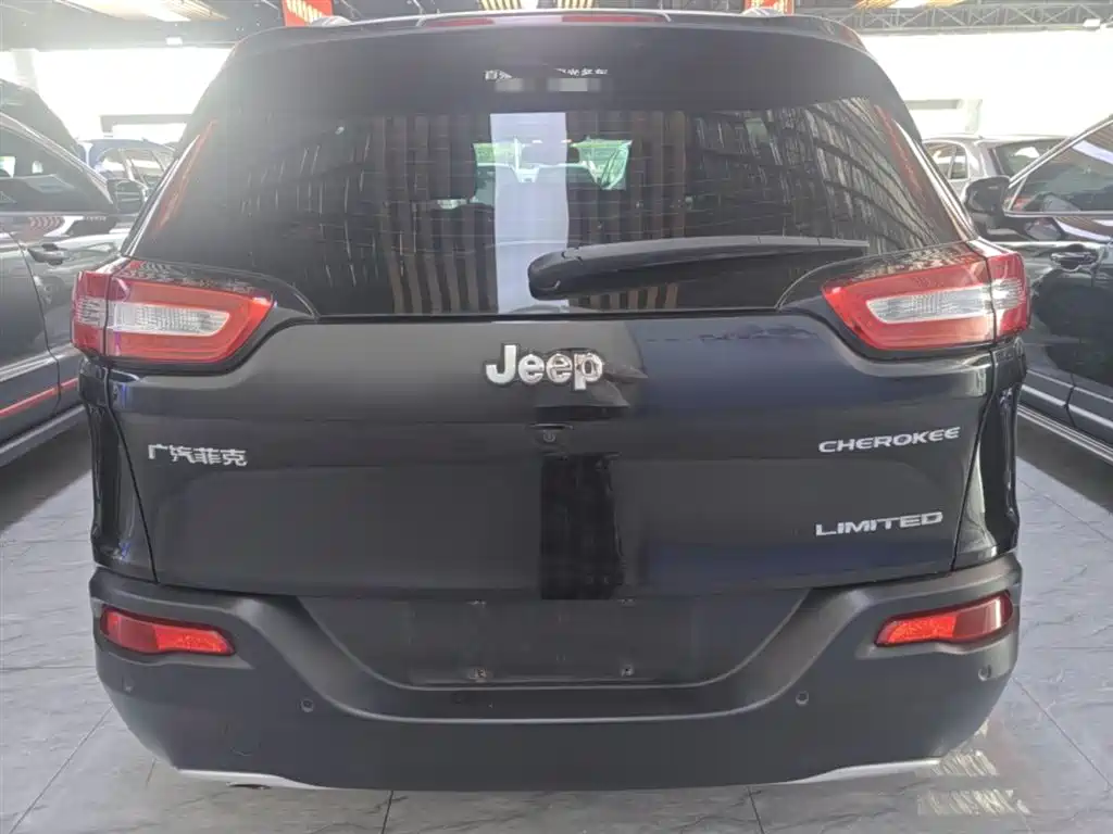 Jeep Cherokee 2020 — фото 4