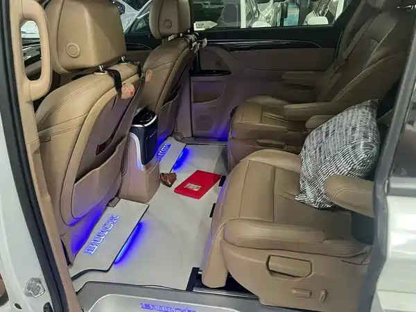 Buick GL8 2017