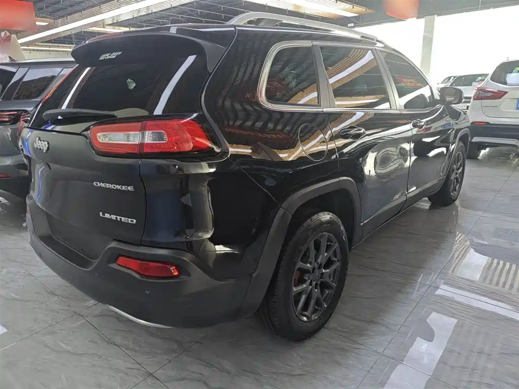 Jeep Cherokee 2020 — фото 5