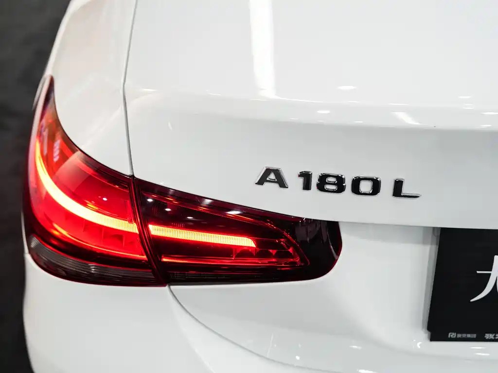 Mercedes-Benz A-Class 2019 — фото 8