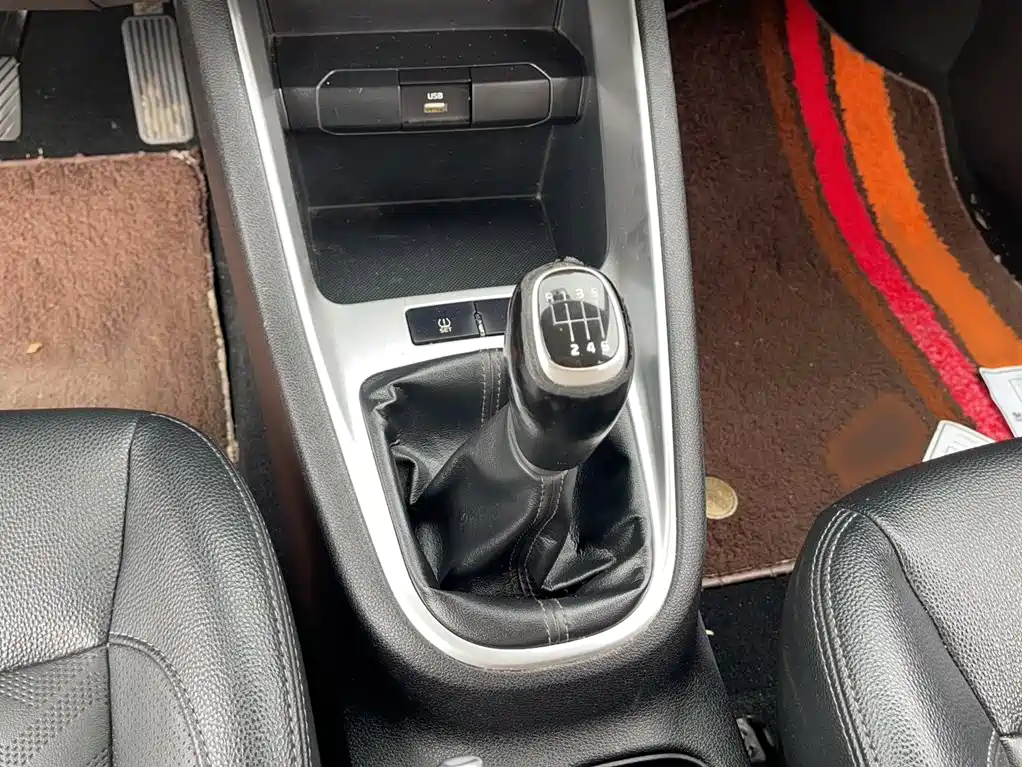 Kia Forte 2018 — фото 17
