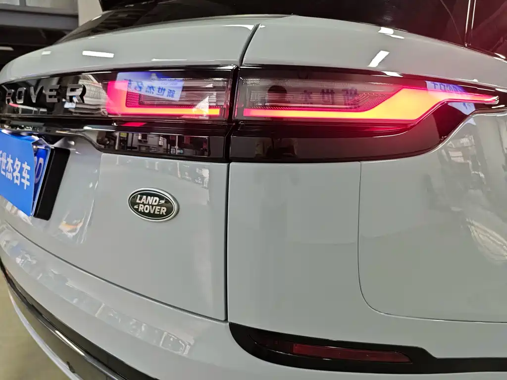Land Rover Velar 2024 — фото 12